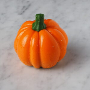 Halloween Pumpkin porsjonskake med gresskarsyltetøy og kanelmousse